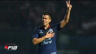 Javier Patiño scores a brace on debut for Buriram United V Songkhla United  TPL 2013 [upl. by Nolahp205]