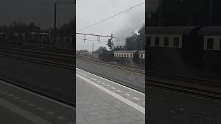 Stoomtrein vertrekt vanuit Station Apeldoorn Richting Beekbergen Eerbeek Loenen en Dieren [upl. by Tyrone570]