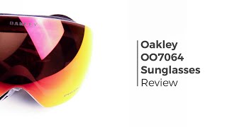 Oakley OO7064 FLIGHT DECK Goggles Review  SmartBuyGlasses [upl. by Niwroc]