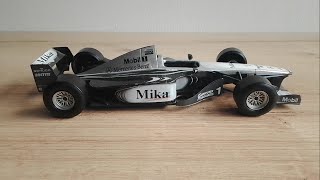 Hotwheels 124 Formula Uno McLaren Mercedes año 2000 [upl. by Silevi]