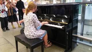 Great reaction at pro pianist playing in St Pancras train station part 2 [upl. by Eibloc]