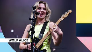 Wolf Alice  How Can I Make It OK Reading Festival 2022 [upl. by Alioz32]