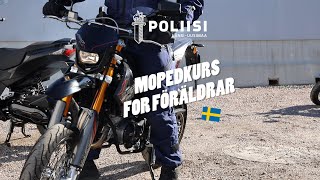 Mopedkurs för föräldrar polisen förklarar de grundläggande saker som måste kontrolleras på en moped [upl. by Quincy]