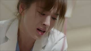 Doctor Kang is desperately trying to save Captain Yoos life  Descendants of the Sun Ep27 [upl. by Malin]