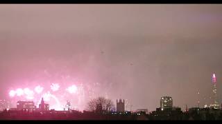 New Year Fireworks 2019  view over London 4k [upl. by Acnalb]