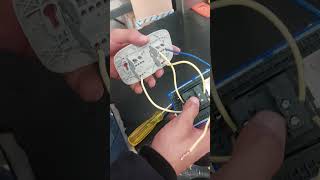 1  Instalación de interruptor conmutable para escalera y 3 pisosInterruptores 3 y 4 vias N y A [upl. by Roth]