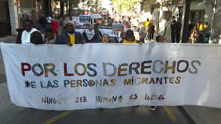 Valencia se manifiesta por los derechos de las personas migrantes [upl. by Denten389]