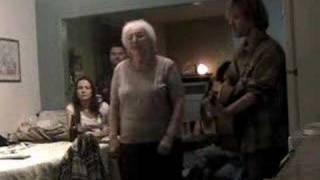 memere qui chante [upl. by Annavaig]