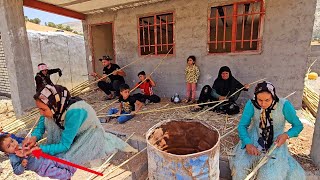 Nomadic handicrafts 🏖⛺️The Perren family weaves reeds to create shade vlogvideo [upl. by Mandel]