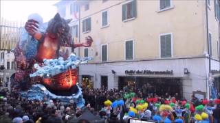 carnevale di foiano sfilata carro nottambuli 2016 quotconcerto iniquo o della disonestaquot [upl. by Beckman]