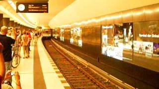 Berlin Eröffnung UBahn U55  Einfahrt quotBrandenburger Torquot  Opening underground U55 [upl. by Ezar39]