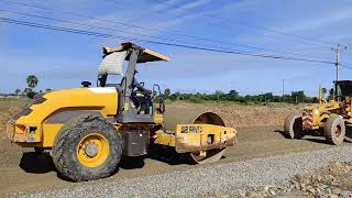 Incredible Roller Vs Wheel Loader in Action at Construction [upl. by Gasparo]