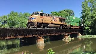 Railfanning the UP CSX and BNSF in Dwight Momence and Streator IL w NS SD70ACe leader 071022 [upl. by Colline]