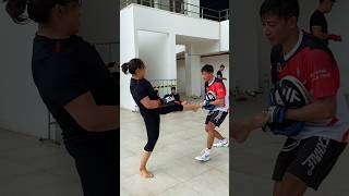 Latihan kickboxing di aquatic GBK sebelum tahun 2024 kickboxing boxing tinju 2024 [upl. by Mathews596]