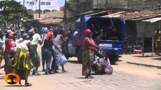 Répressions au Togo Les femmes défient le blocus 07062013 [upl. by Wilfrid907]