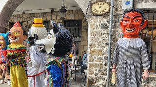 Gigantes y Cabezudos en El Carnaval 2024 de Castro Urdiales [upl. by Leumas]