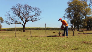 Perfurador solo STIHL BT 130 [upl. by Randa]