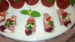 Ruloniki z salami i serem camembert i Tymbaliki pomidorowe z mozzarell Catering bufet zimny [upl. by Vanny611]