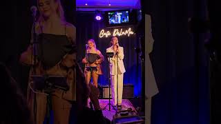 Rosanne Rebergen en Liesanne van Dongen  Café DeLaMar [upl. by Husch]