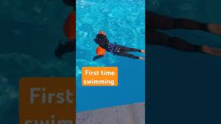 First time swimming and she was ferless [upl. by Darsey]