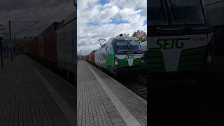 Güterzug Durchfahrt in Glauchau Sachs  Ausfahrt RB30 nach Dresden Hbf [upl. by Hump421]