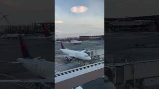 Morning plane action at JFK from the sky club shorts aviation travel planespotting airport [upl. by Demodena]