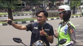 Berjanji Tidak Melanggar Lagi Pemuda Ini Ajak Selfie Polwan  86 [upl. by Liddie]