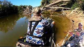 Kayak Catfishing on The River MY FIRST CATFISH ON THE NEW KAYAK [upl. by Musa]