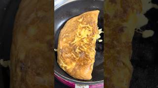 To cook french omelette with Spanish pork sausage in 5 minutes [upl. by Gunilla]