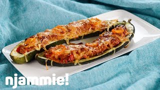 Gevulde courgette met kippengehakt Recept  njammie [upl. by Hazaki]