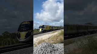 Brightline SCB40 engine 118 leading on BLF 702 SB in Jensen Beach FL on 11924 [upl. by Mariam]