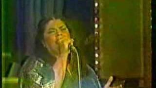 SOLEDAD BRAVO y WILLIE COLON  SALSA  DEJALA BAILAR EN PAZ  VIDEO wmv [upl. by Calore882]