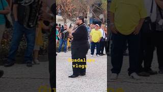 Saxofonista en plaza centroamericana [upl. by Nellac]