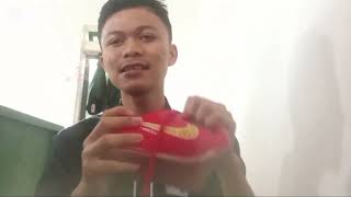 sepatu futsal berkualitas [upl. by Isnam728]