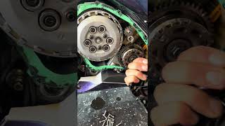 CLUTCH replacement GSXR1000 mechanic diy superbike [upl. by Segroeg]