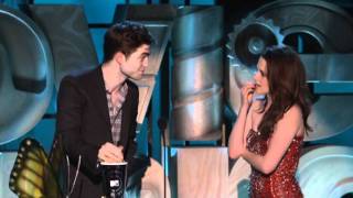 Kristen Stewart And Robert Pattinson Win Best Kiss [upl. by Nohsram]