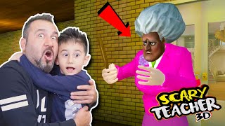 KIZGIN ÖĞRETMEN KORKUNÇ ÇİRKİN OLDU SEVGİLİSİ GELDİ  SCARY TEACHER 3D OYNUYORUZ [upl. by Haleemak]