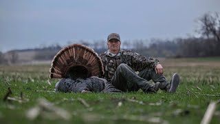 Turkeys EVERYWHERE Last Second Tom Down  Minnesota Turkey Hunting [upl. by Newberry]