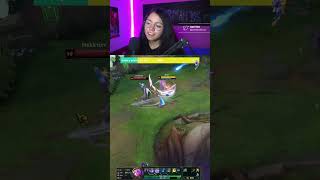 Irelia pega mucho 😫       leaguepartner leagueoflegends leaguememe leagueoflegends leag [upl. by Rizzo410]