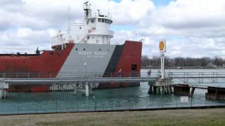 Refueling the freighter Roger Blough [upl. by Aekim]