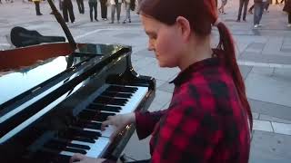 Street Piano Stephansplatz 🎹 🎶 ❤ Piano Travellers [upl. by Corder]