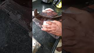 Paplet Fish cutting  पापलेट मासा ￼कटिंग  fishmarket  Mumbai  Agrikoli [upl. by Yeldua759]