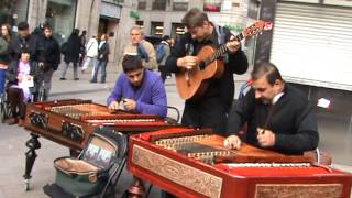 Címbalo Húngaro en la Puerta del Sol Madrid  Hungarian Cimbalon [upl. by Royd]