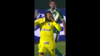 O QUE É ISSO EVERSON GOLEIRO SE ATRAPALHA E PALMEIRAS X ATLÉTICOMG  shorts  geglobo [upl. by Dalenna349]