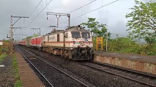 20103 Mumbai LTT Gorakhpur SF Express skip Tanshet station [upl. by Ebeneser]