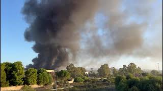 Vasto incendio in zona Bellavista a Taranto in fiamme un deposito [upl. by Eitirahc767]