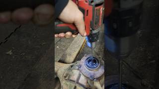 Building a 6x6 pass through axle out of a Ford 9in rear differential everythingautomotive offroad [upl. by Atthia284]