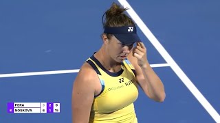 Linda Noskova 🇨🇿 vs Bernarda Pera 🇺🇸 WTA Tennis Coverage Doha R1 [upl. by Alcina]