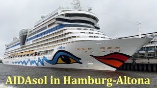 AIDAsol in Hamburg  Nahe Vorbeifahrt am Anleger Altona mit der Hafenfähre [upl. by Templer]