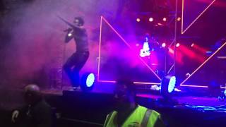 Childish Gambino  Bonfire LIVE LISTEN OUT MELBOURNE 2015 [upl. by Haela]